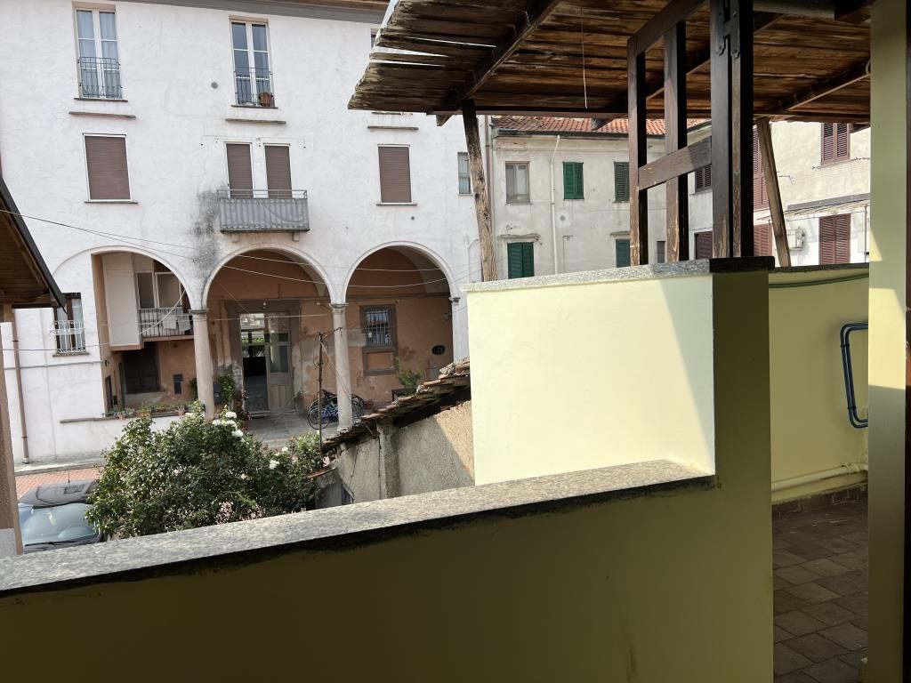 Due locali indipendente in corte