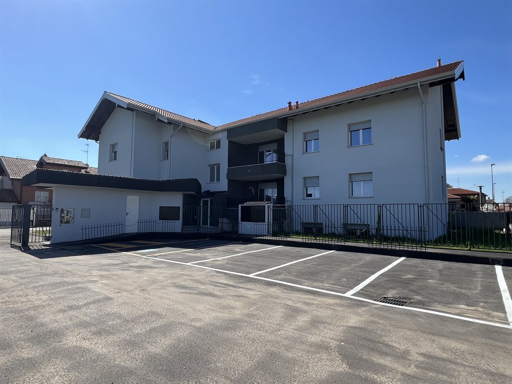 Nuovo appartamento con giardino