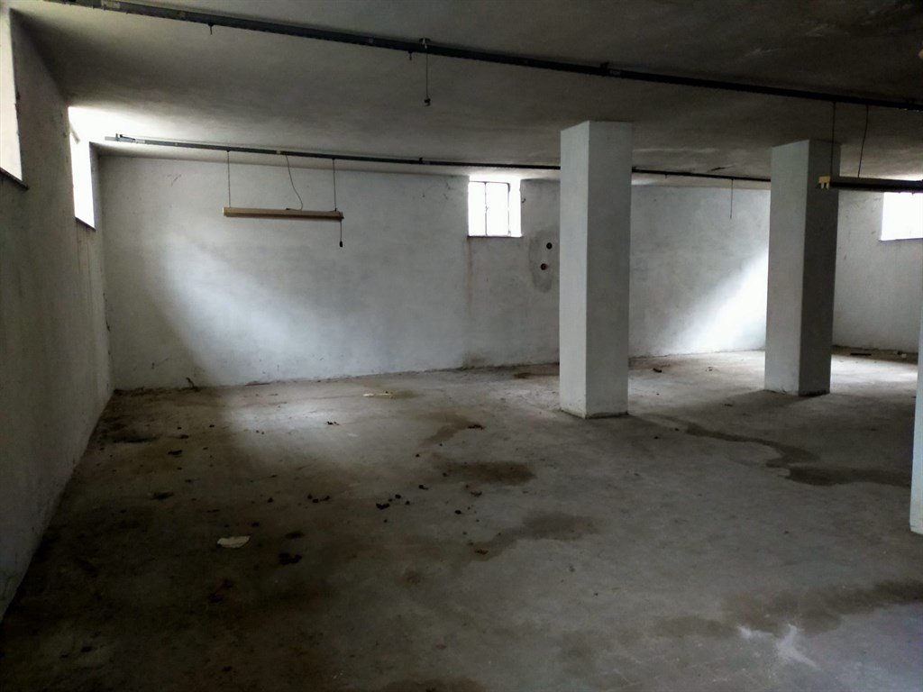 Magazzino/Laboratorio a Bareggio