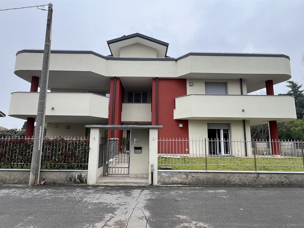 Nuovo Quattro locali con giardino