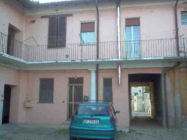 Casa Semindipendente in corte